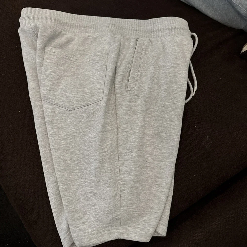 True Religion Shorts Mens M Gray Fleece Sweat Logo Drawstring Athletic Gym - Picture 2 of 8